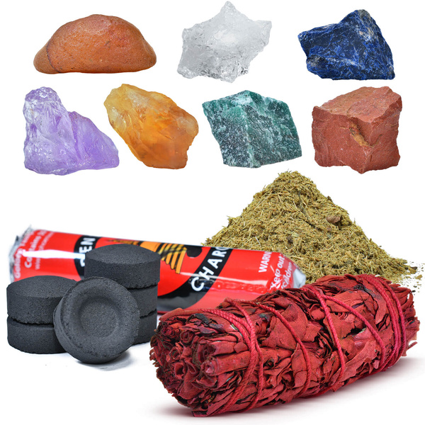 Conjunto de piedras naturales, cristales e incienso - esoterismo, yoga, meditación