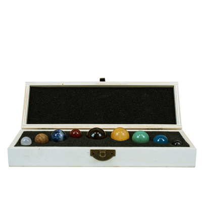 Set de piedras naturales «Los Nueve Planetas» – en una caja de madera