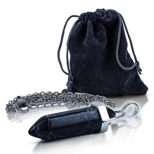 Colgante con turquesa negra en bolsa + cadena