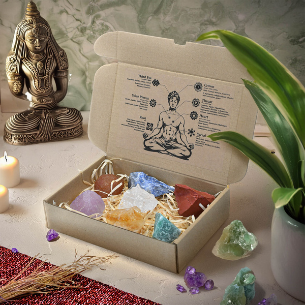 Conjunto de piedras naturales y cristales - esoterismo, yoga, meditación