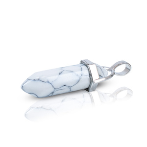Colgante con turquesa blanca en bolsa + cadena