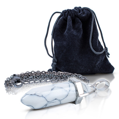 Colgante con turquesa blanca en bolsa + cadena