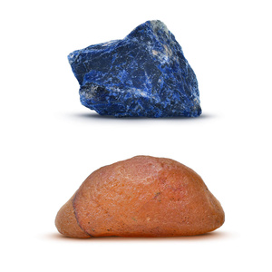 Conjunto de piedras naturales, cristales e incienso - esoterismo, yoga, meditación